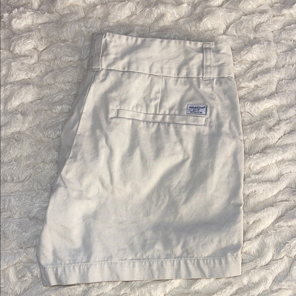 Vineyard Vines Women's Cream Cargo Shorts